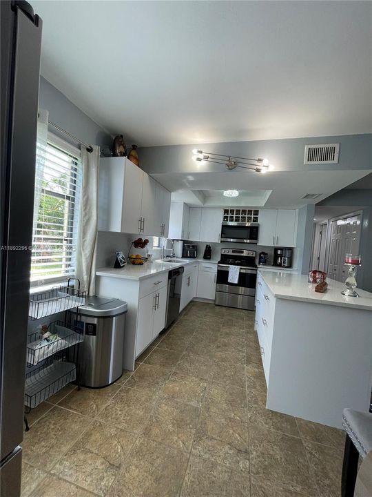 待售: $165,000 (2 贝兹, 2 浴室, 900 平方英尺)