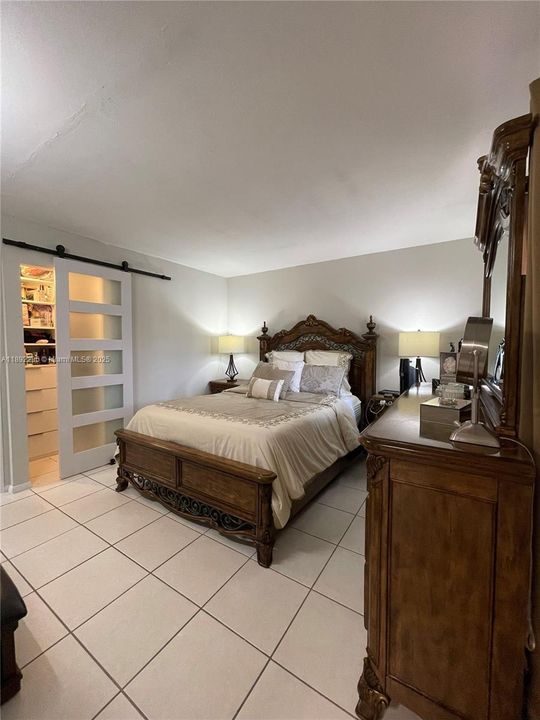 待售: $165,000 (2 贝兹, 2 浴室, 900 平方英尺)