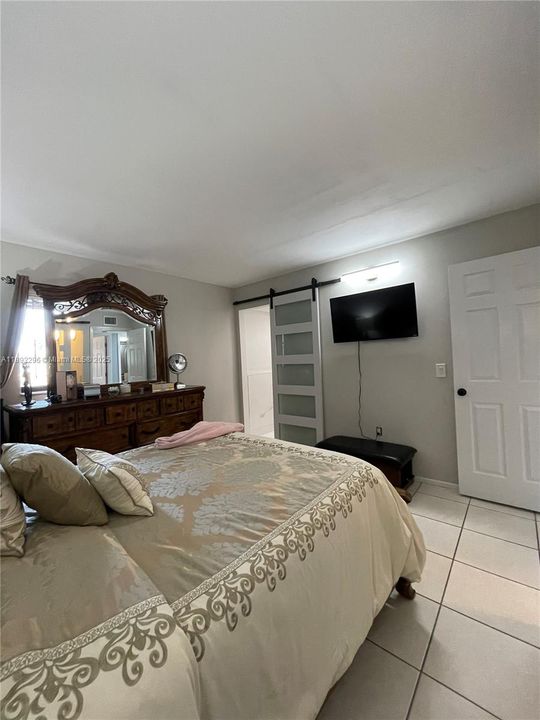 待售: $165,000 (2 贝兹, 2 浴室, 900 平方英尺)