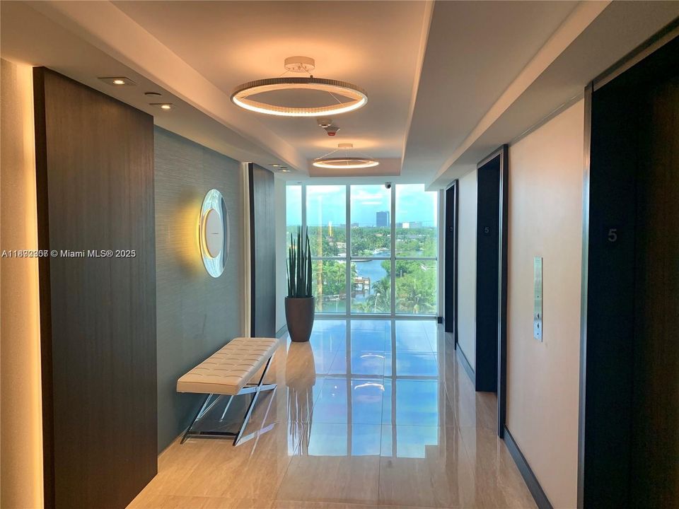 For Sale: $1,095,000 (2 beds, 2 baths, 1520 Square Feet)