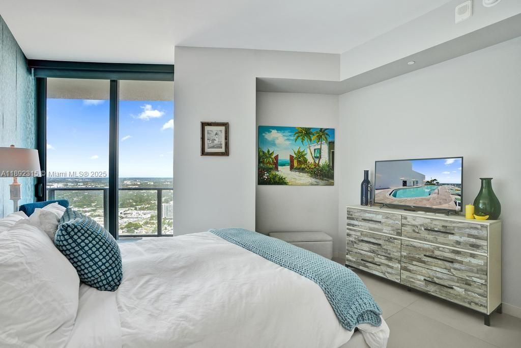 Activo con contrato: $1,599,998 (4 camas, 4 baños, 2522 Pies cuadrados)