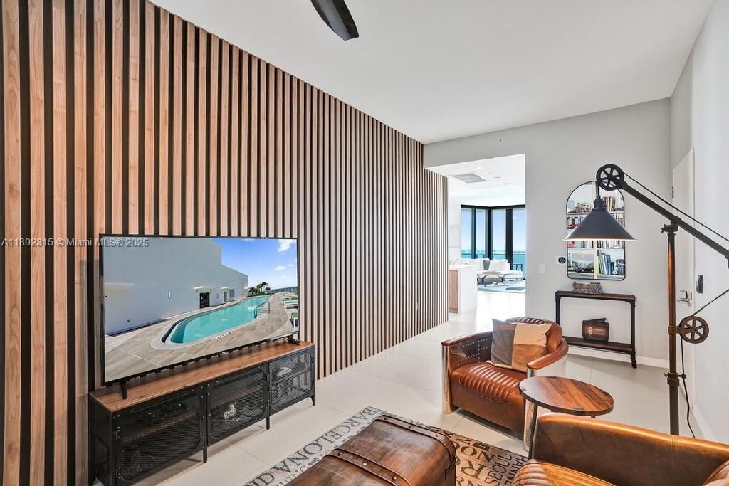 Activo con contrato: $1,599,998 (4 camas, 4 baños, 2522 Pies cuadrados)