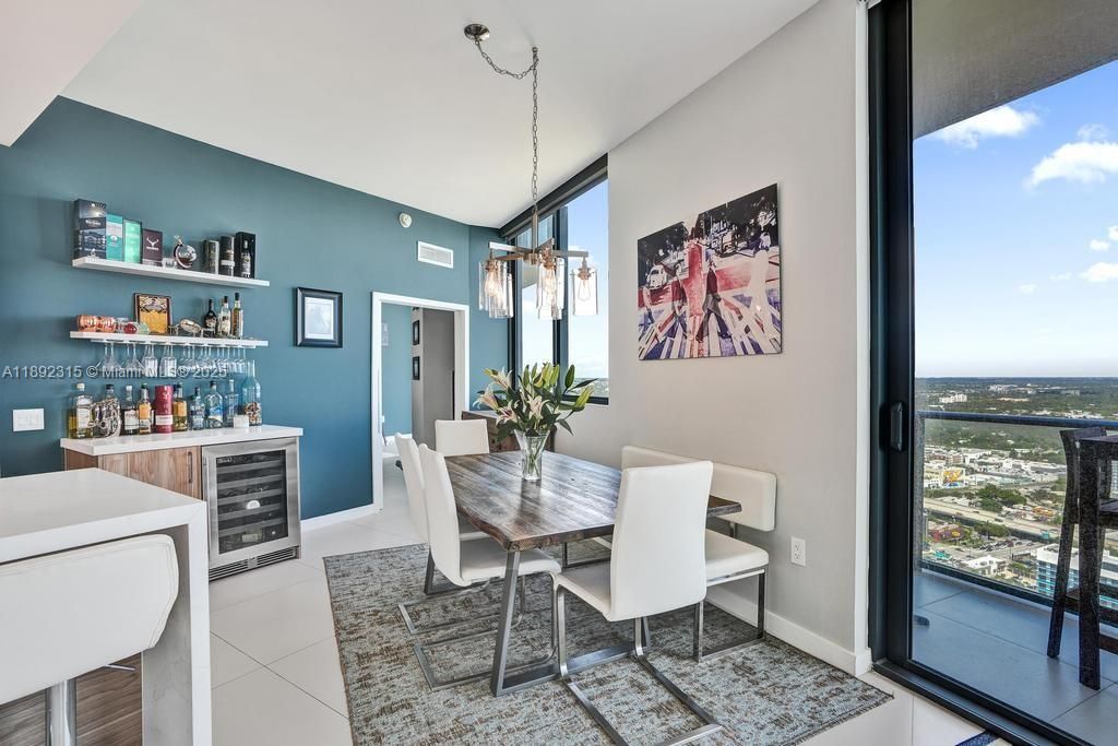 Activo con contrato: $1,599,998 (4 camas, 4 baños, 2522 Pies cuadrados)