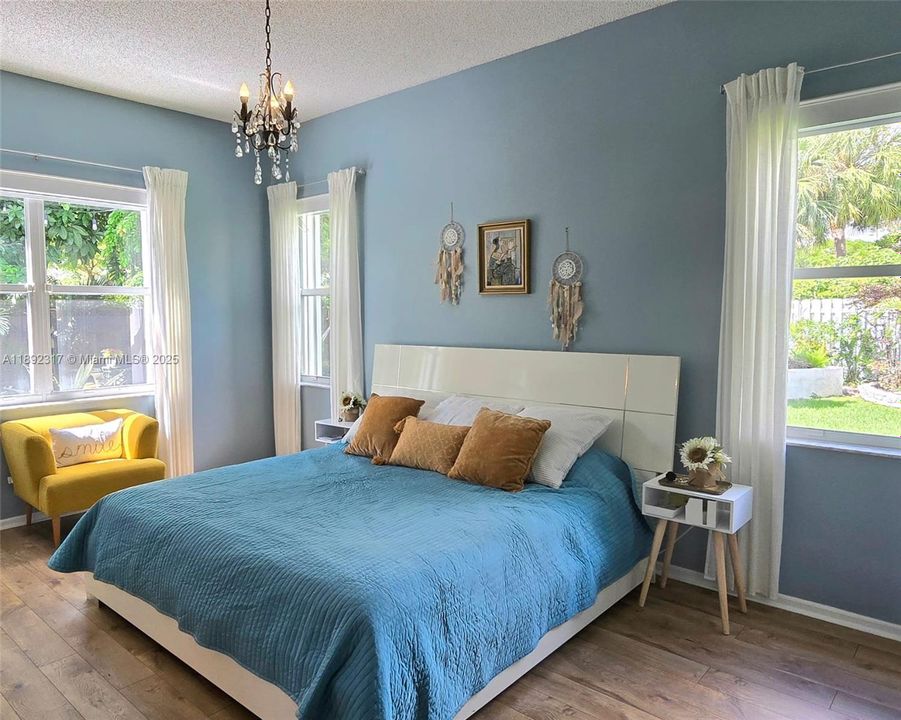 Active With Contract: $735,000 (3 beds, 2 baths, 1829 Square Feet)