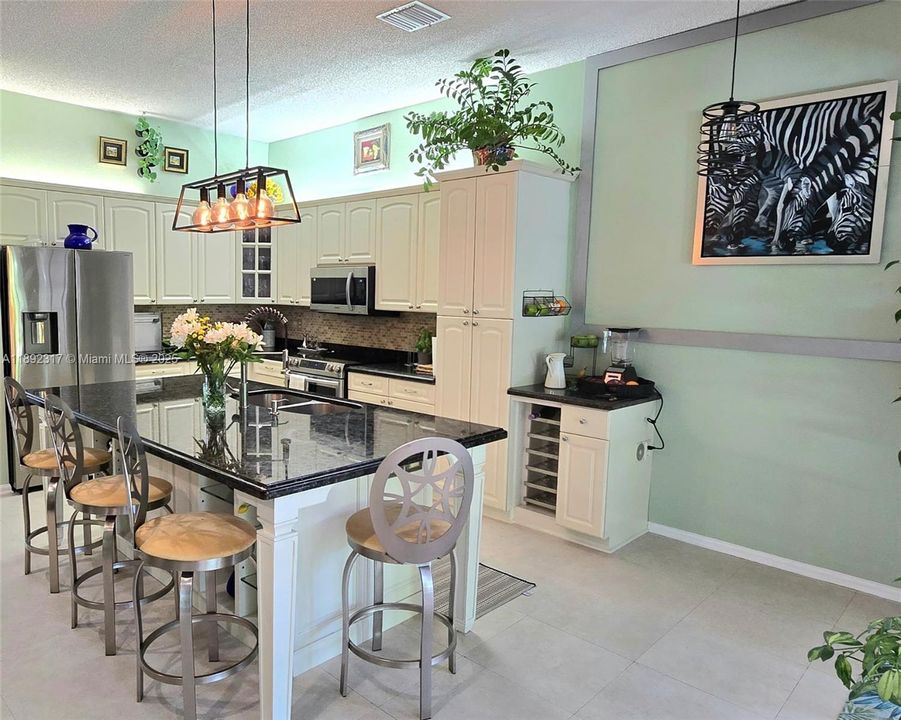 Active With Contract: $735,000 (3 beds, 2 baths, 1829 Square Feet)