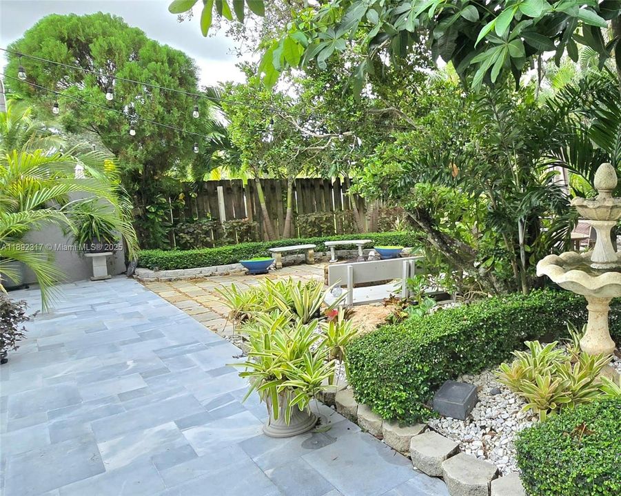 Active With Contract: $735,000 (3 beds, 2 baths, 1829 Square Feet)