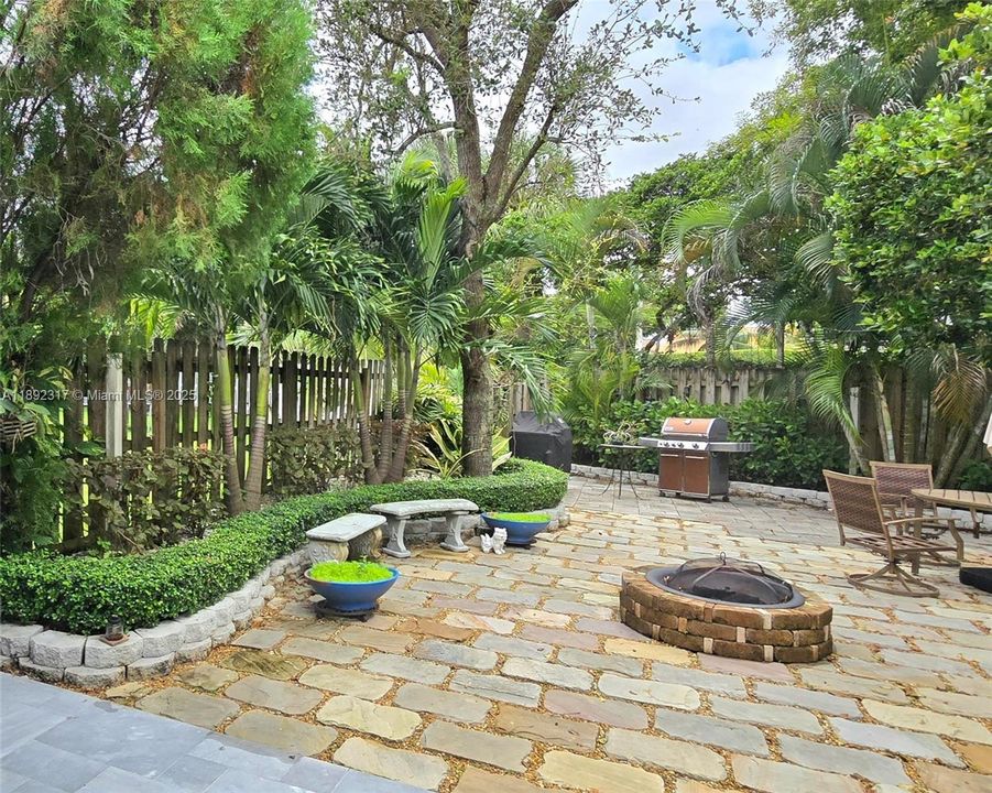 Active With Contract: $735,000 (3 beds, 2 baths, 1829 Square Feet)