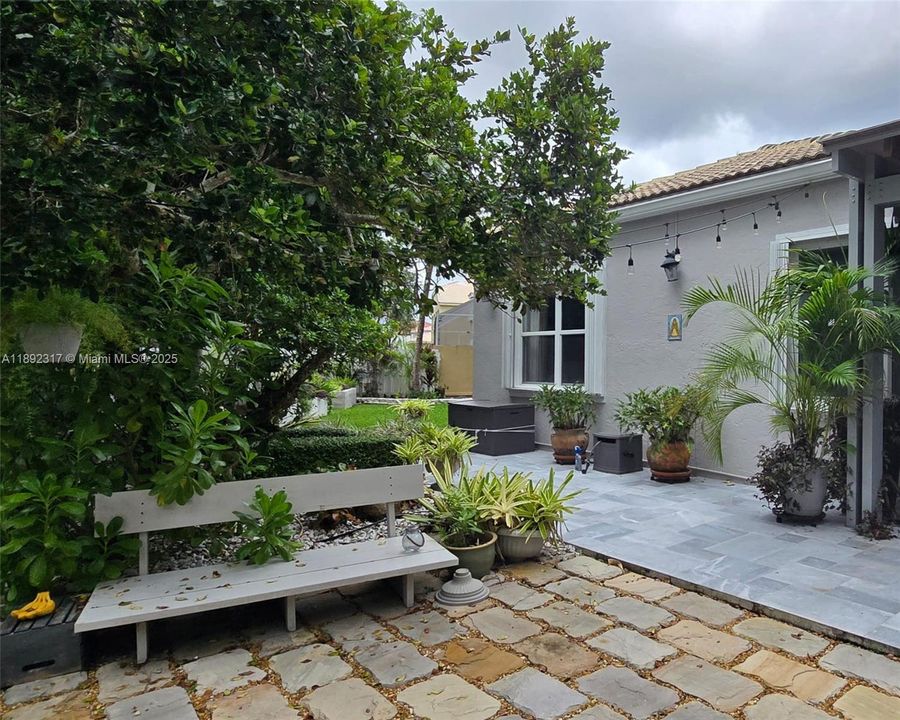 Active With Contract: $735,000 (3 beds, 2 baths, 1829 Square Feet)