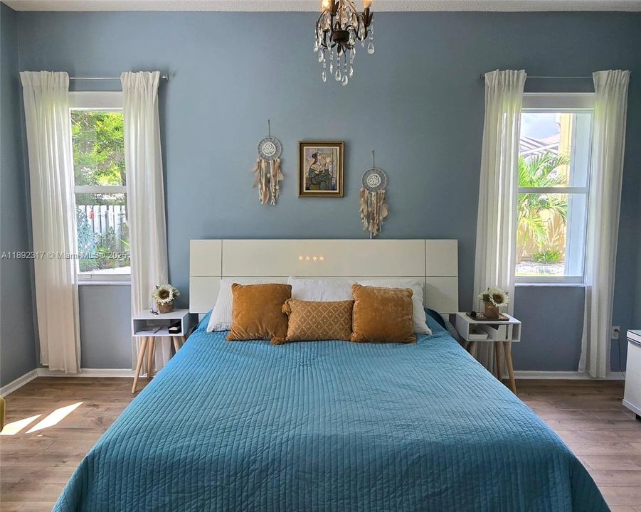 Active With Contract: $735,000 (3 beds, 2 baths, 1829 Square Feet)