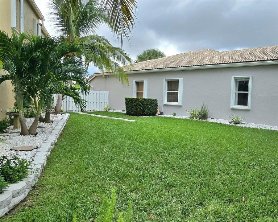 Active With Contract: $735,000 (3 beds, 2 baths, 1829 Square Feet)