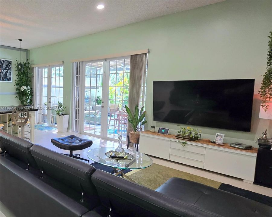 Active With Contract: $735,000 (3 beds, 2 baths, 1829 Square Feet)