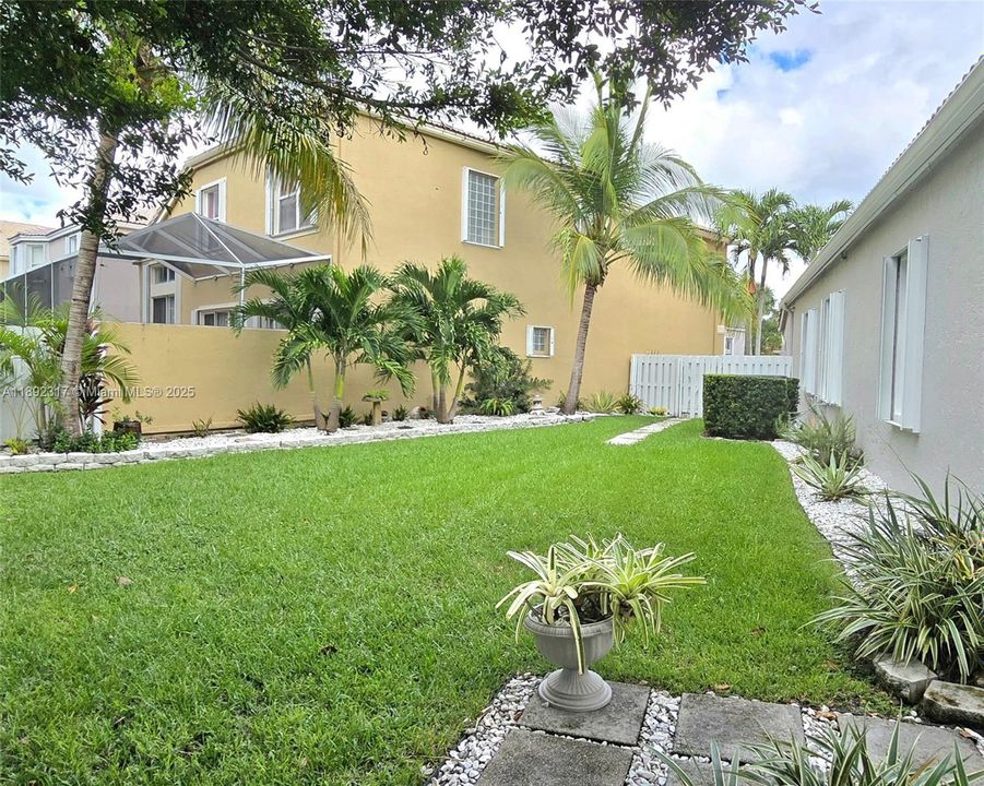 Active With Contract: $735,000 (3 beds, 2 baths, 1829 Square Feet)