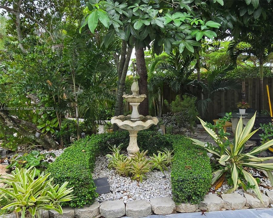 Active With Contract: $735,000 (3 beds, 2 baths, 1829 Square Feet)