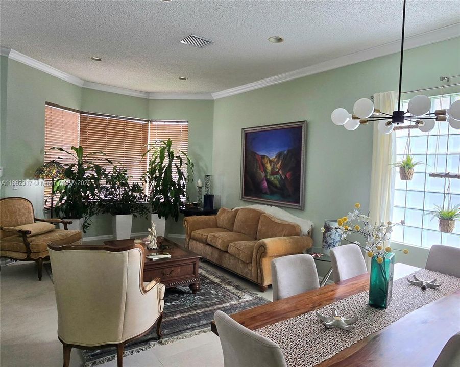 Active With Contract: $735,000 (3 beds, 2 baths, 1829 Square Feet)