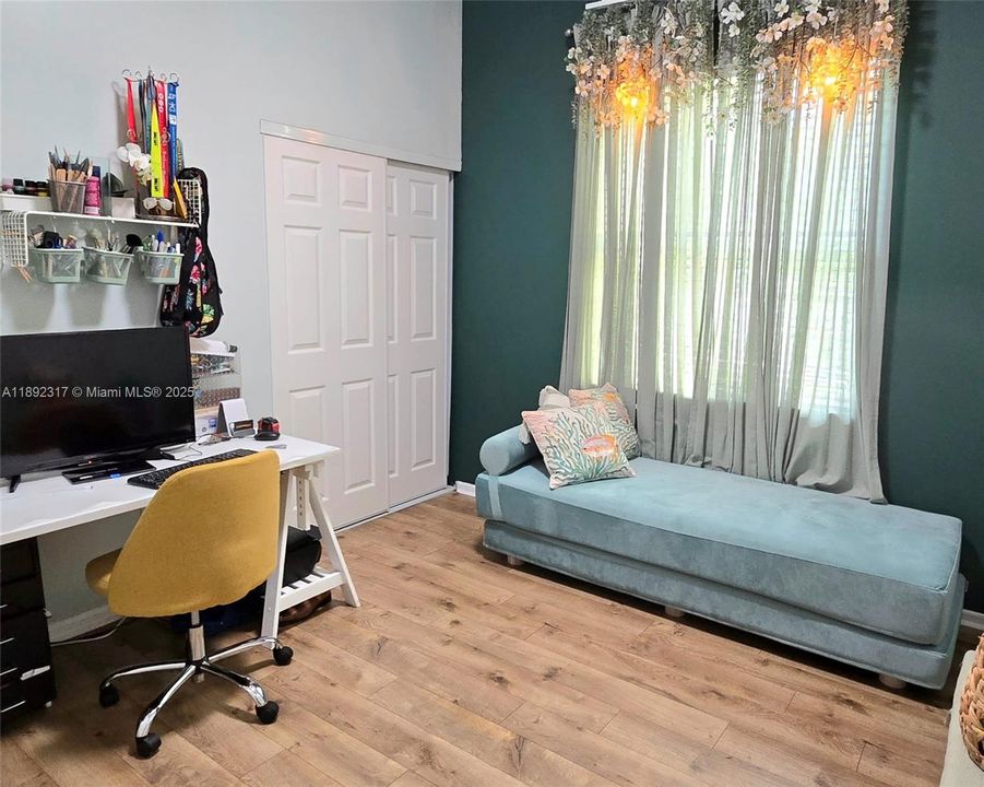 Active With Contract: $735,000 (3 beds, 2 baths, 1829 Square Feet)