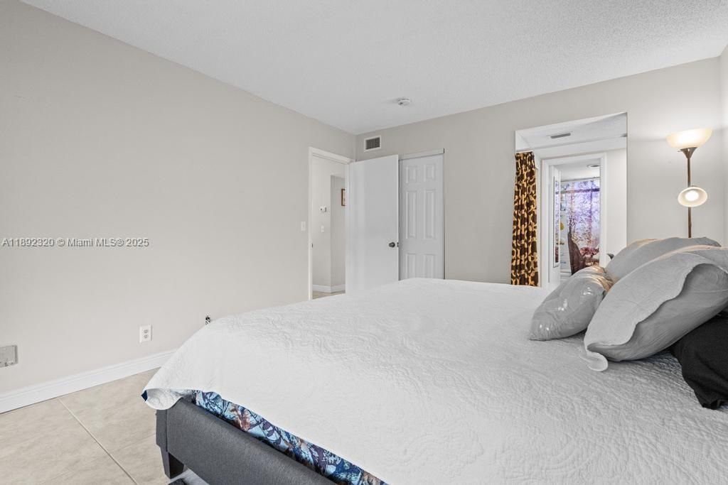 Recently Sold: $89,900 (1 beds, 1 baths, 730 Square Feet)