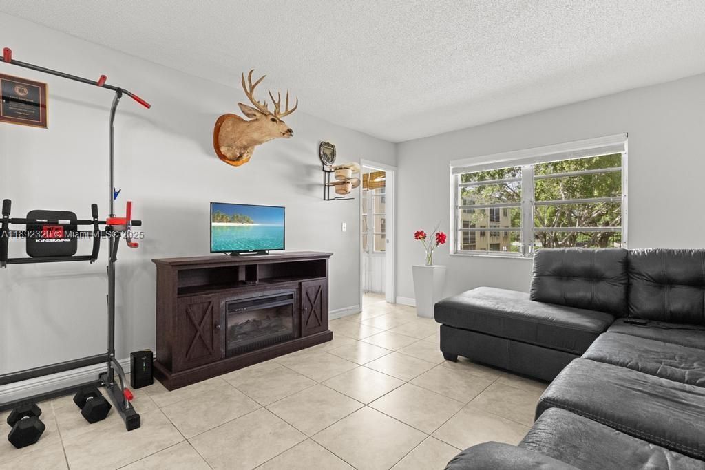 Recently Sold: $89,900 (1 beds, 1 baths, 730 Square Feet)