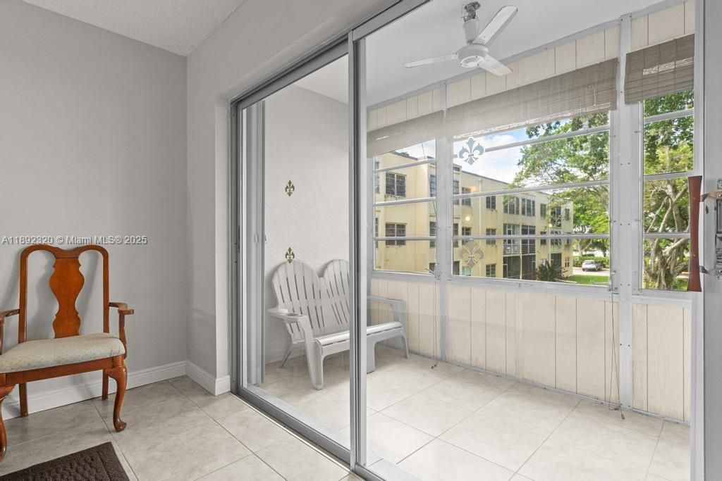 Recently Sold: $89,900 (1 beds, 1 baths, 730 Square Feet)