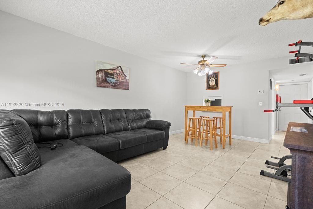 Recently Sold: $89,900 (1 beds, 1 baths, 730 Square Feet)