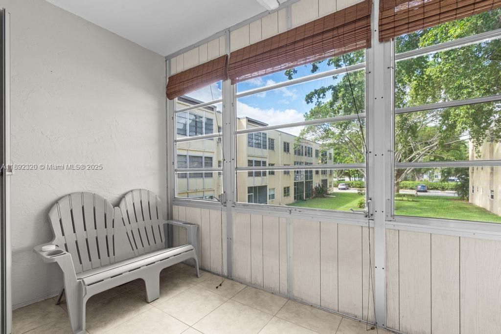 Recently Sold: $89,900 (1 beds, 1 baths, 730 Square Feet)