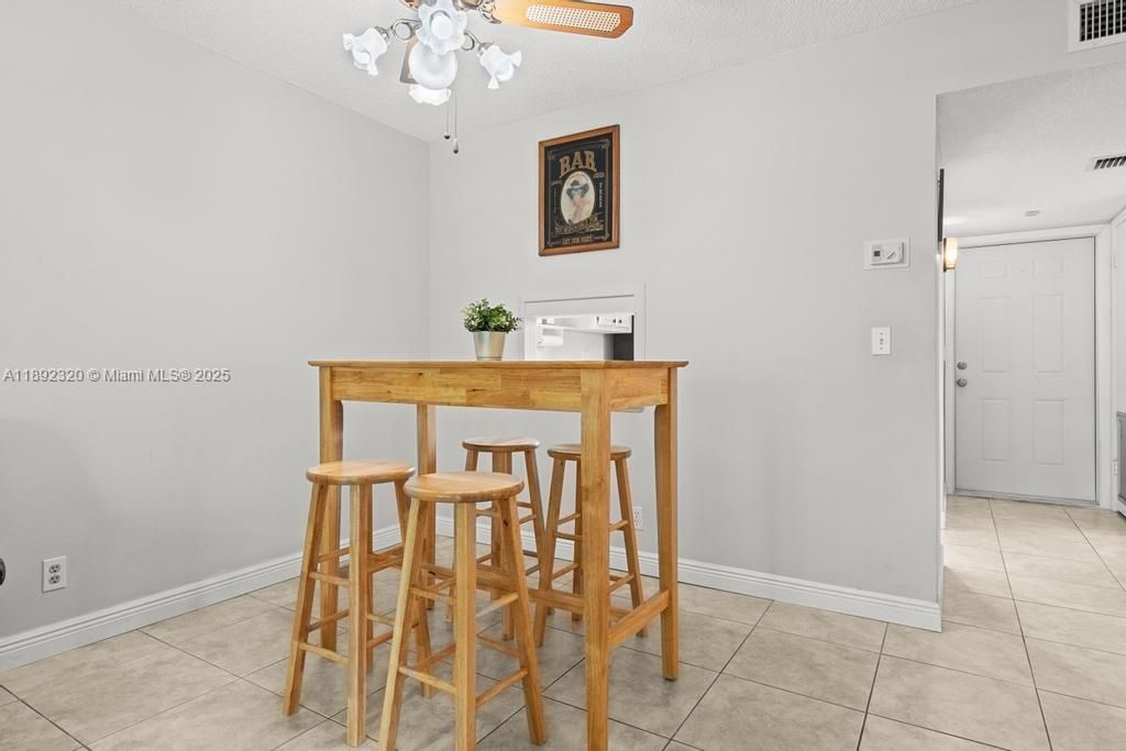 Recently Sold: $89,900 (1 beds, 1 baths, 730 Square Feet)