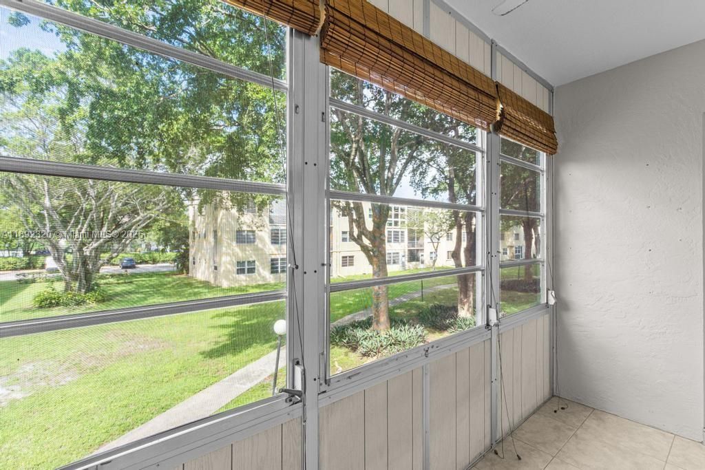 Recently Sold: $89,900 (1 beds, 1 baths, 730 Square Feet)