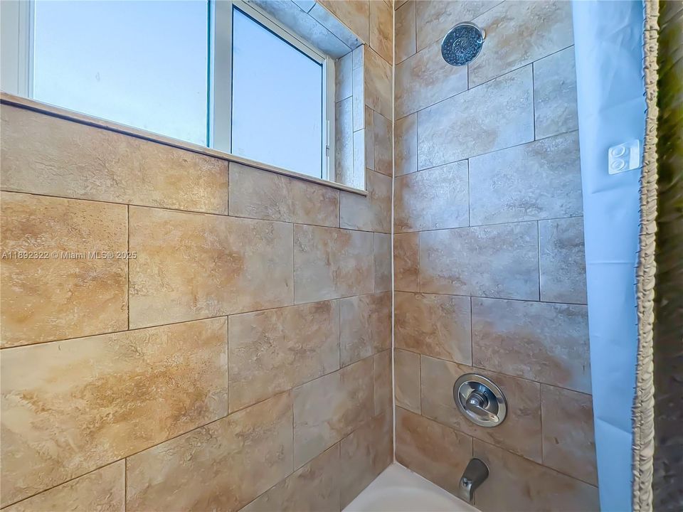 合同活跃: $975,000 (0 贝兹, 0 浴室, 3824 平方英尺)