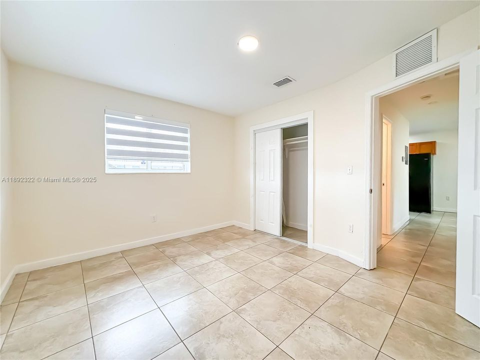 合同活跃: $975,000 (0 贝兹, 0 浴室, 3824 平方英尺)