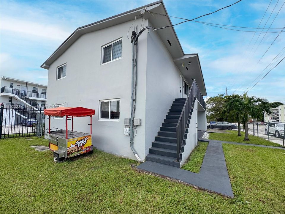 合同活跃: $975,000 (0 贝兹, 0 浴室, 3824 平方英尺)