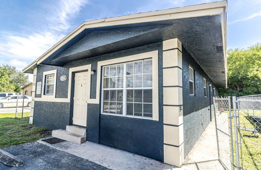 En Venta: $549,000 (0 camas, 0 baños, 1465 Pies cuadrados)