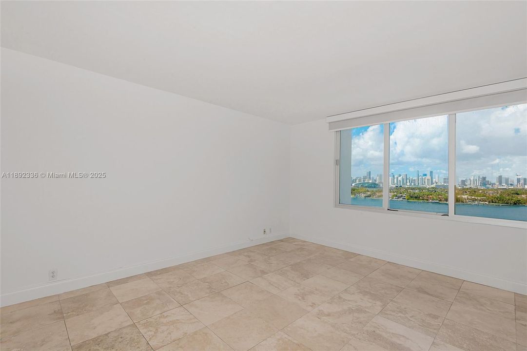 Active With Contract: $524,900 (1 beds, 1 baths, 852 Square Feet)