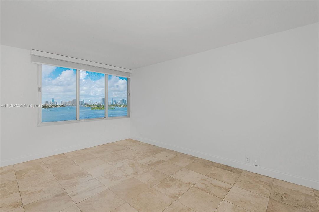 Active With Contract: $524,900 (1 beds, 1 baths, 852 Square Feet)