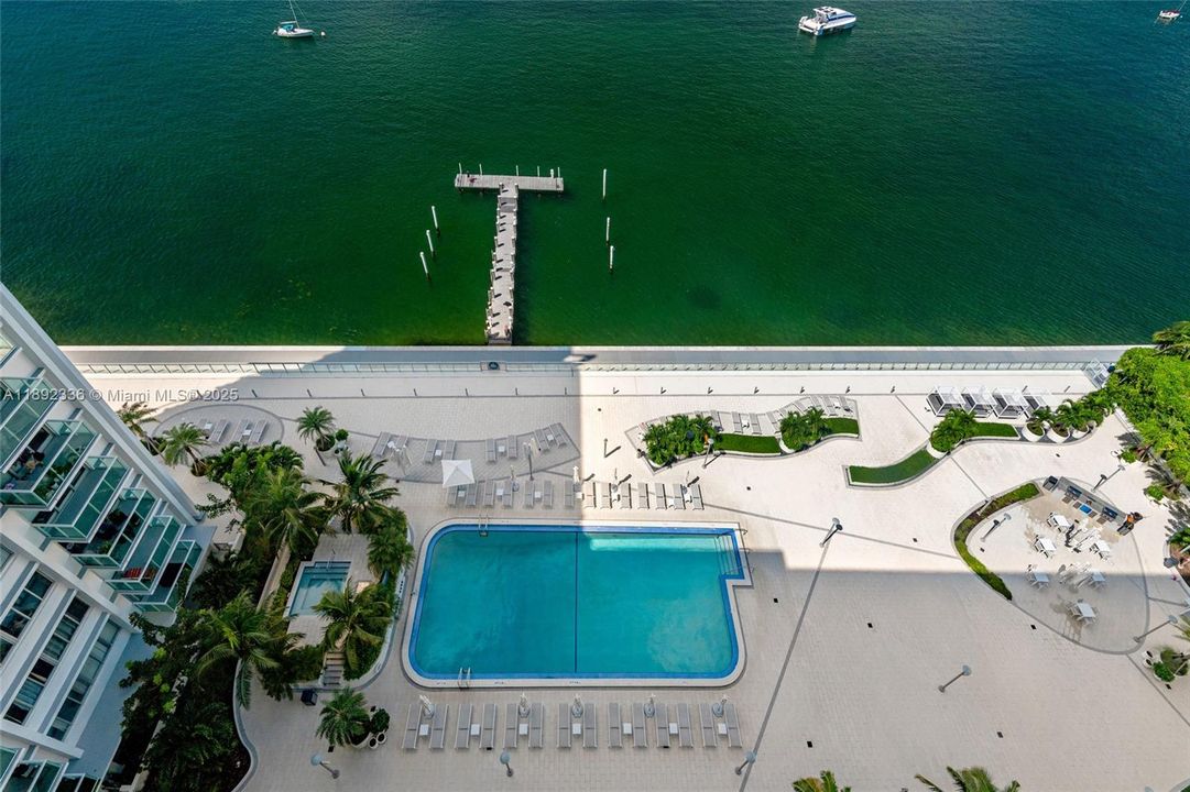 Active With Contract: $524,900 (1 beds, 1 baths, 852 Square Feet)