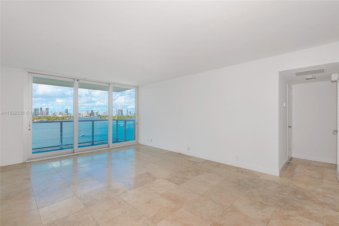 Active With Contract: $524,900 (1 beds, 1 baths, 852 Square Feet)