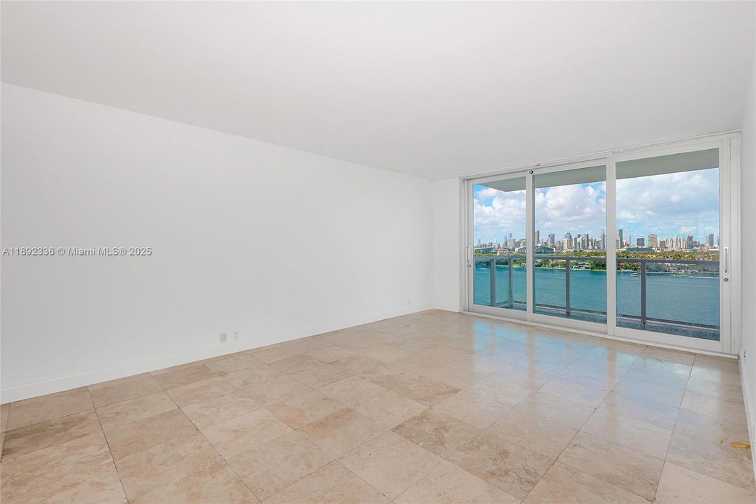 Active With Contract: $524,900 (1 beds, 1 baths, 852 Square Feet)