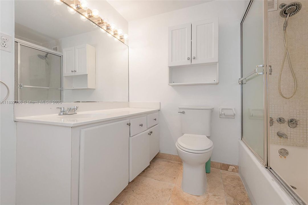 Active With Contract: $524,900 (1 beds, 1 baths, 852 Square Feet)