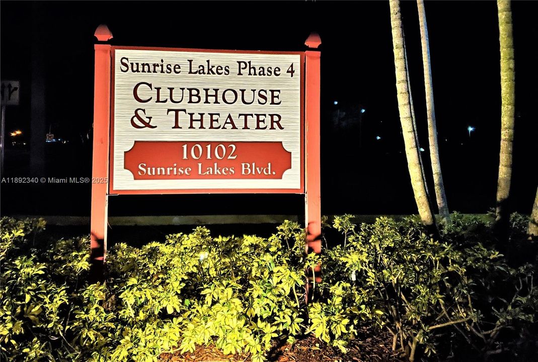 合同活跃: $134,400 (2 贝兹, 2 浴室, 860 平方英尺)