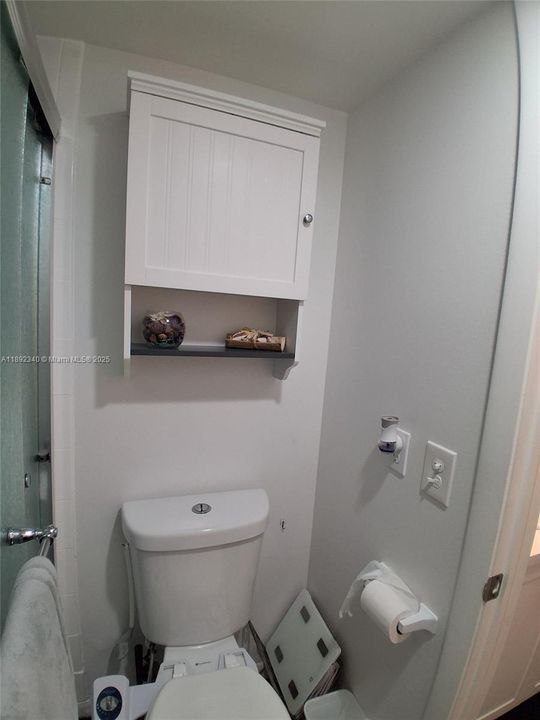 合同活跃: $134,400 (2 贝兹, 2 浴室, 860 平方英尺)