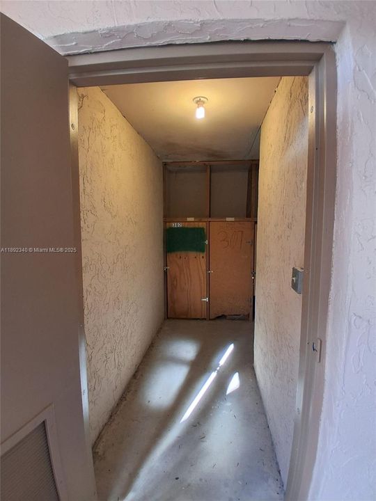 合同活跃: $134,400 (2 贝兹, 2 浴室, 860 平方英尺)