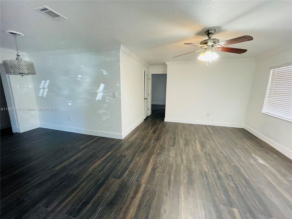 待售: $545,000 (3 贝兹, 2 浴室, 1590 平方英尺)