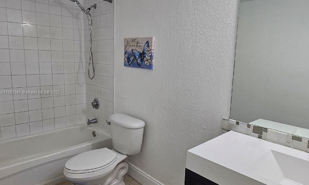 Recientemente alquilado: $1,800 (1 camas, 1 baños, 810 Pies cuadrados)