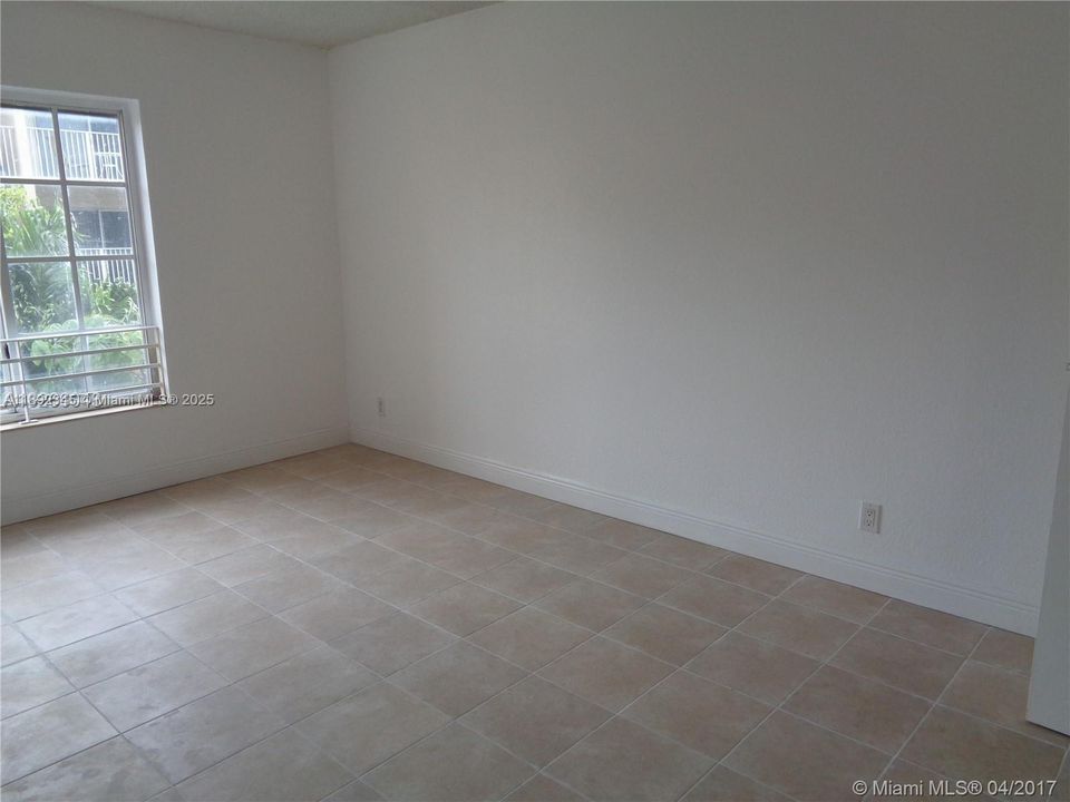 Recientemente alquilado: $1,800 (1 camas, 1 baños, 810 Pies cuadrados)