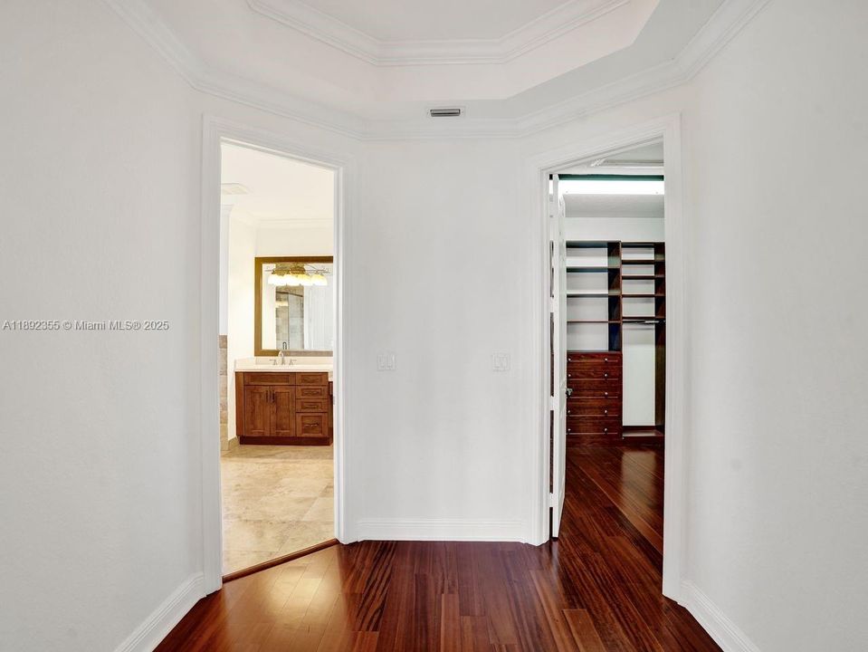 For Sale: $2,399,000 (5 beds, 4 baths, 4774 Square Feet)