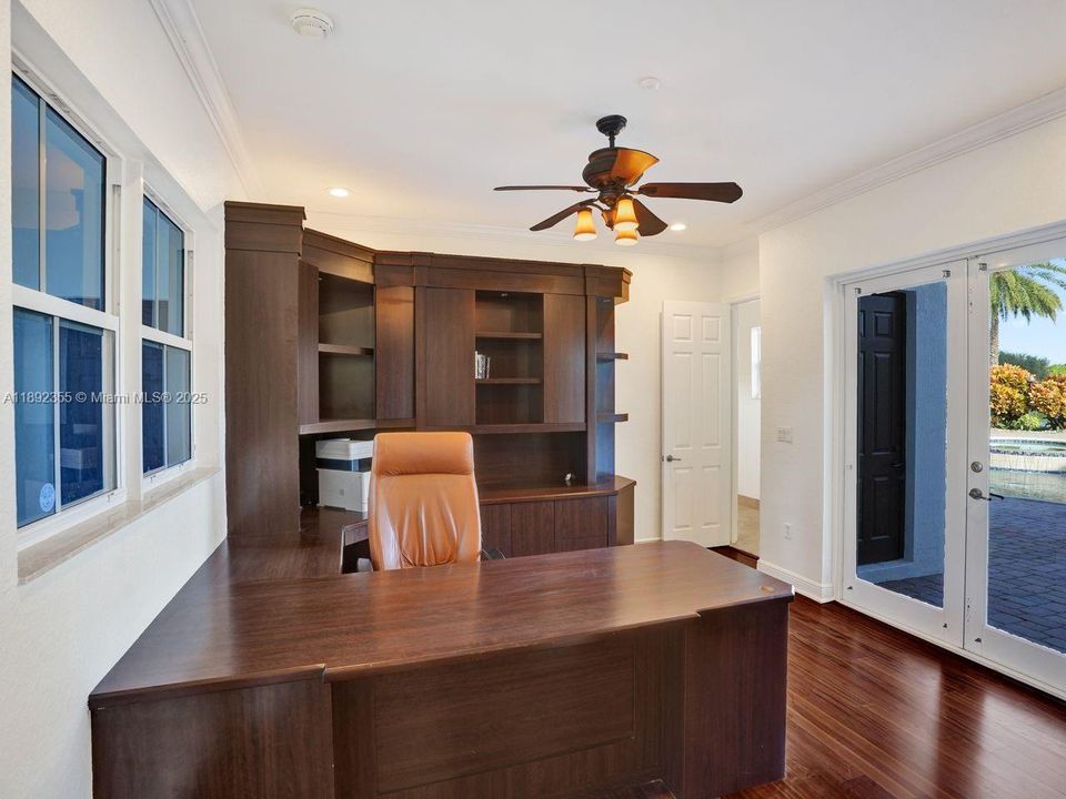 For Sale: $2,399,000 (5 beds, 4 baths, 4774 Square Feet)