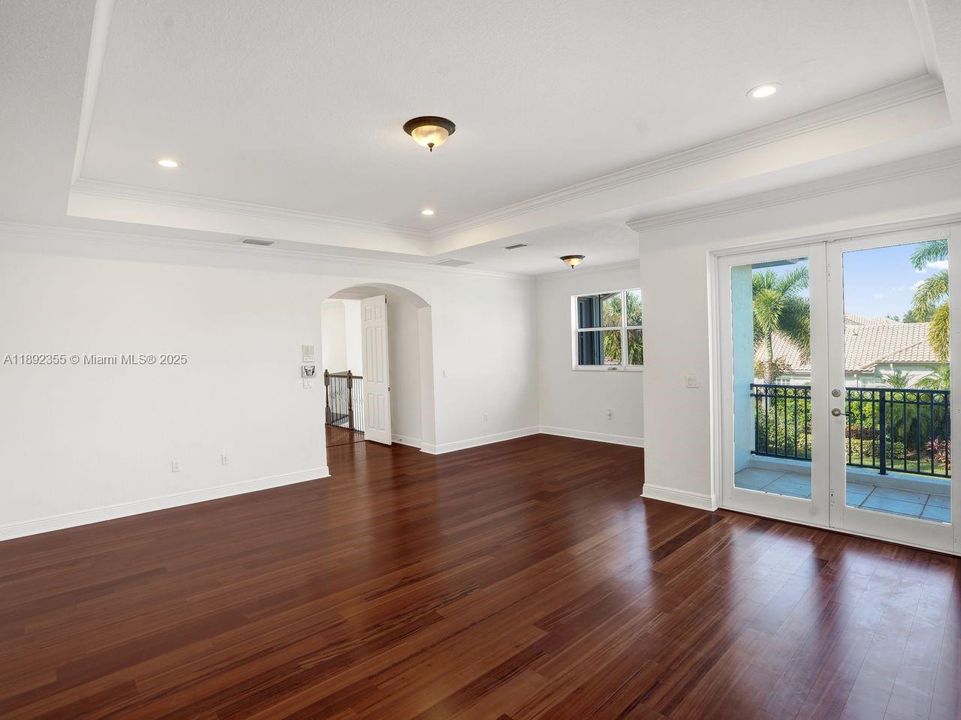 For Sale: $2,399,000 (5 beds, 4 baths, 4774 Square Feet)