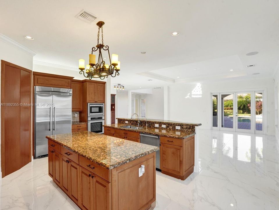 For Sale: $2,399,000 (5 beds, 4 baths, 4774 Square Feet)