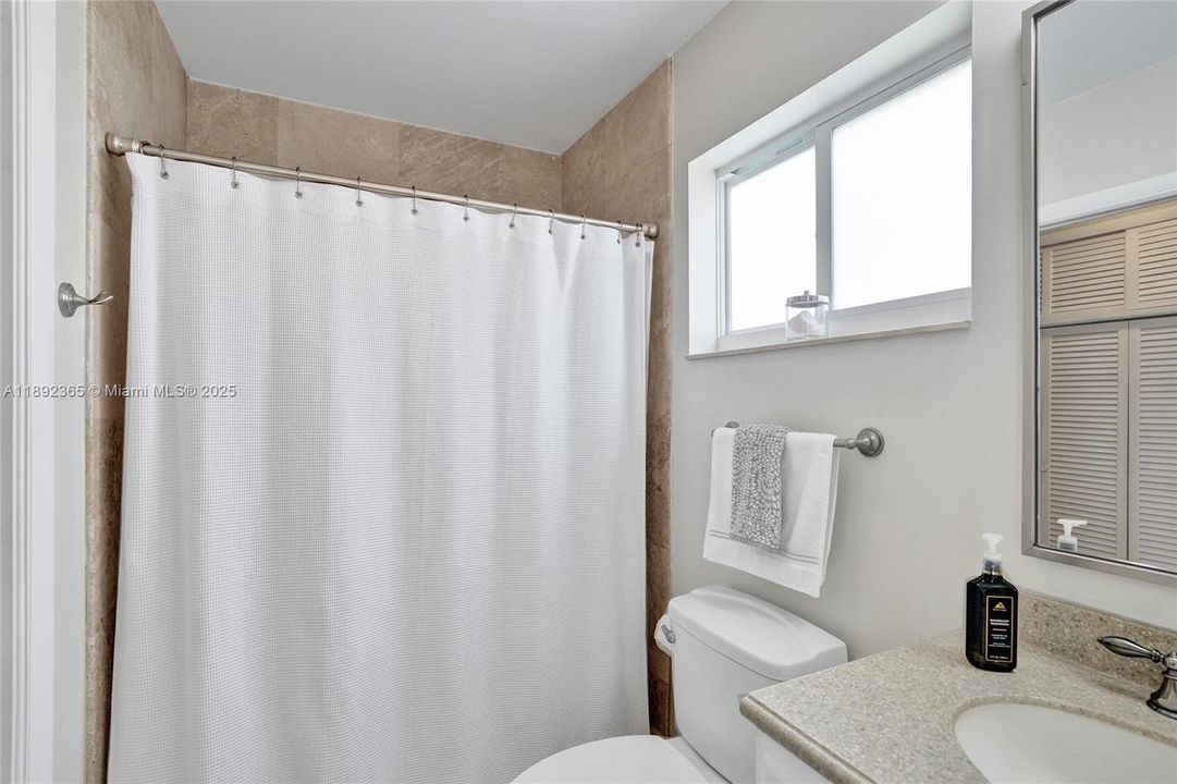 Под контрактом: $840,000 (4 спален, 2 ванн, 2021 Квадратных фут)