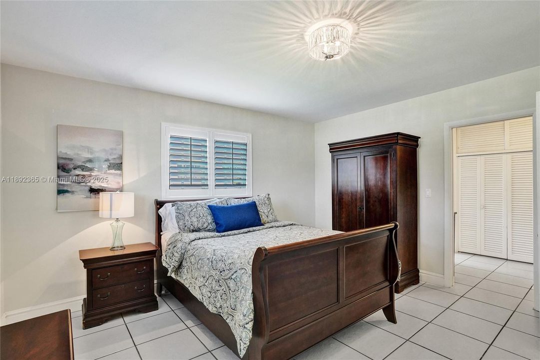 Под контрактом: $840,000 (4 спален, 2 ванн, 2021 Квадратных фут)