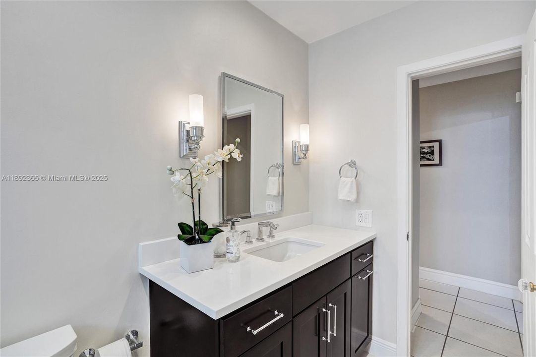 Под контрактом: $840,000 (4 спален, 2 ванн, 2021 Квадратных фут)