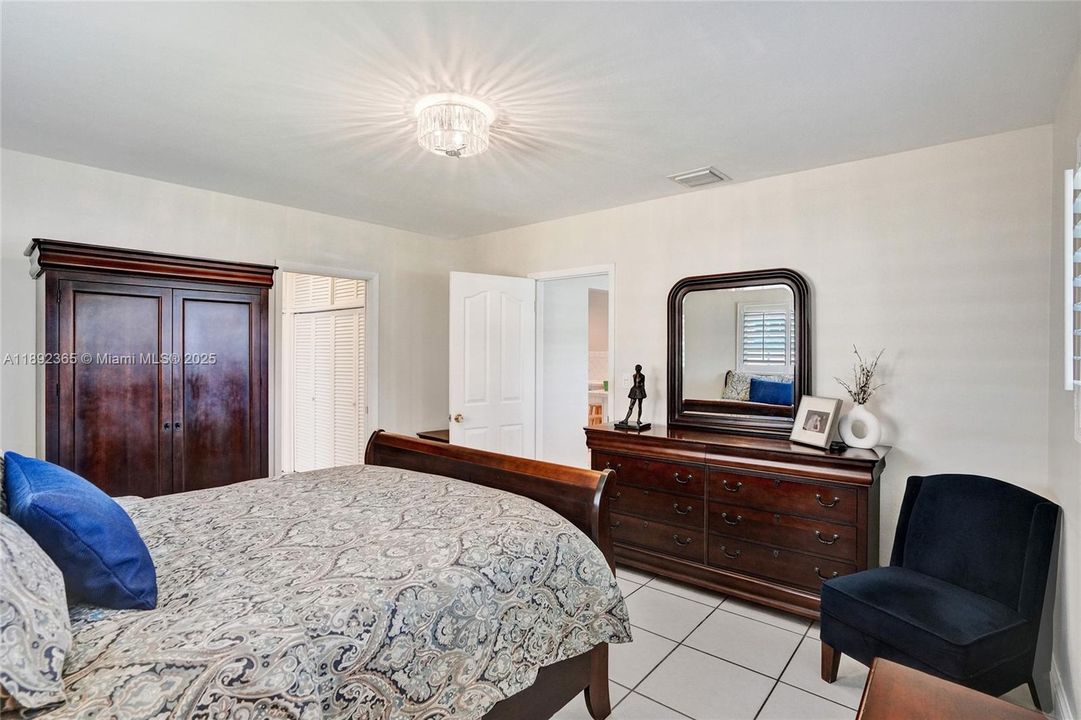 Под контрактом: $840,000 (4 спален, 2 ванн, 2021 Квадратных фут)